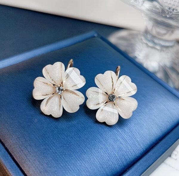 2026/06/1000094142.jpg Boucles d’Oreilles Fleur de Sakura