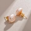2026/07/1000127854-1.jpg Boucles d'oreilles perle baroque nacrée