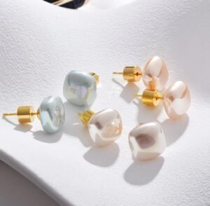 Boucles d'oreilles perle baroque nacrée