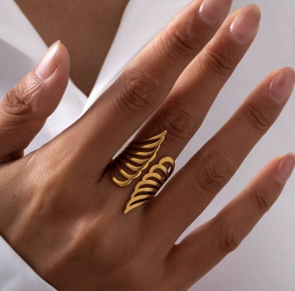 Bague ailes dorée ajustable
