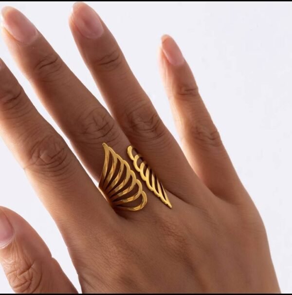 Bague ailes dorée ajustable