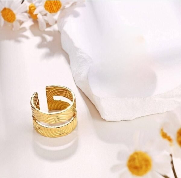 2026/09/1000163885.jpg Bague gravée dorée ajustable