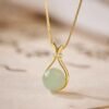 2026/09/1000166046.jpg Collier goutte pierre de jade