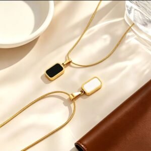 Collier pendentif rectangle