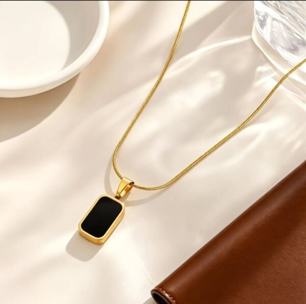 Collier pendentif rectangle