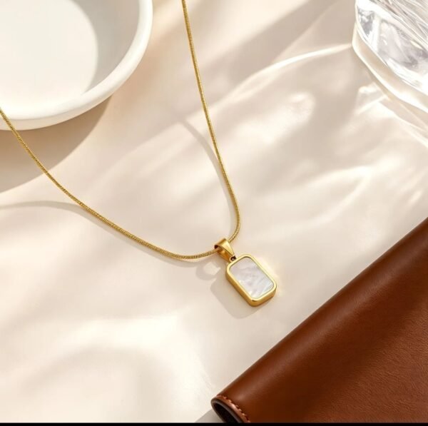 Collier pendentif rectangle