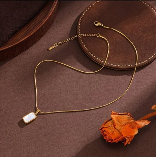 Collier pendentif rectangle