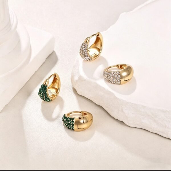 Créoles dorées pavées de zircons