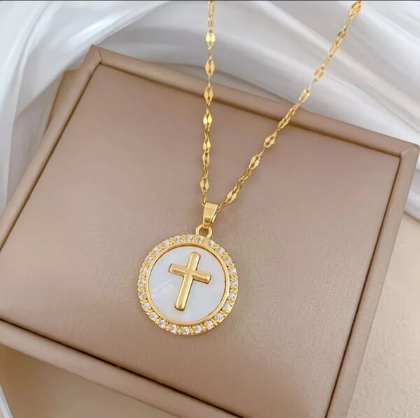 2026/09/1000219926.jpg Collier croix pendentif nacre