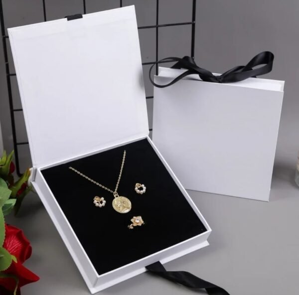 2026/09/1000227357.jpg Coffret cadeau
