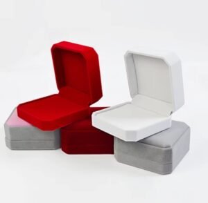 Boîte à bijoux en velours