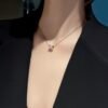 screenshot-9 Collier pendentif zircons en acier