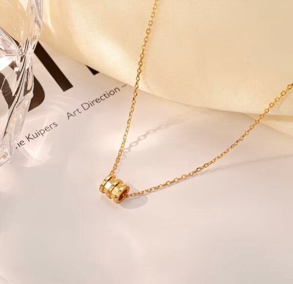 screenshot-25 Collier