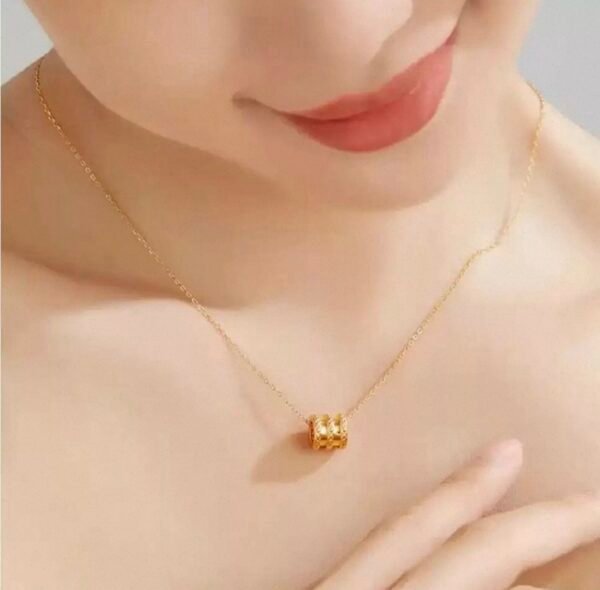 screenshot-29 Collier