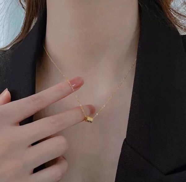 screenshot-28 Collier